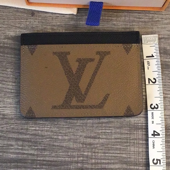 Louis Vuitton Monogram Card Holder - Picture 6 of 7
